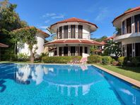Hus nära golf/bad i Paradiset Mango Spa&Resort i Hua Hin