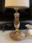 BORDSLAMPA I MARMOR 