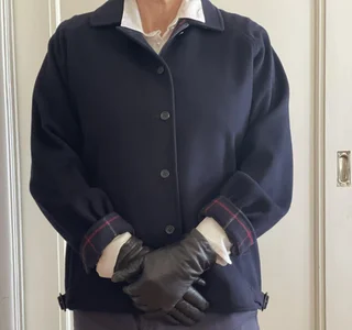 Elegant ulljacka från Burberry. Aldrig använd. Unisex