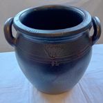Höganäs kruka 8 liter i utmärkt skick.
