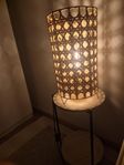 Mysig lampa med ihopfällbard bord