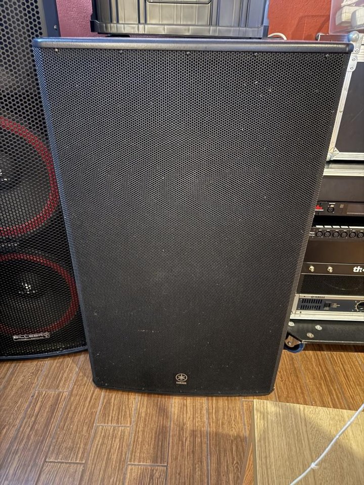 Yamaha IS 1218 2x 18” sub