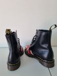 Kängor från Dr. Martens. Stl. 37.