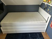 Komplett 120cm säng med sänglådor