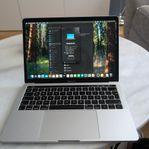 MacBook Pro 2018 13 tum med laddare