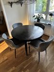 Matbord och stolar