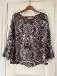 Blus av märket Odd Molly