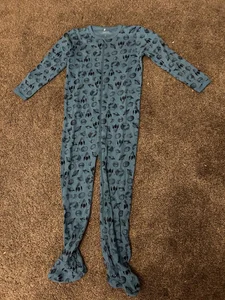 ny pyjamas med rymd tema 
