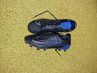 Svart & blåa nike phantom pro fotbollsskor
