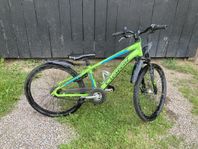 Cresent Jare 24 tum - 7 vxl med fotbroms