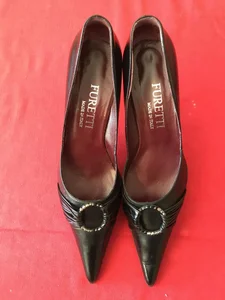 Mycket eleganta italienska skor. Furetti Capretto Nero. Nya