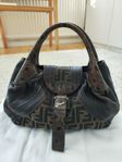 Fendi Baby Spy Bag Zucca print i jättefint skick