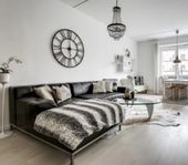 Kramfors skinnsoffa från IKEA med schäslong