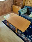Bäddsoffa och soffbord