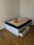 Sängstomme 140 cm med förvaring – IKEA Brimnes