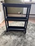 Svart rullvagn IKEA Vesken 