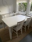 köksbord med iläggningsskiva och 4 st stolar