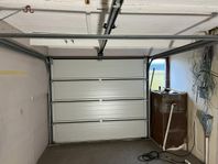 Elektrisk Garageport - Mycket fint skick! 