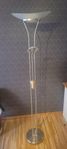 Uplight golvlampa.