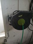 vattenslang med slangvinda
