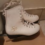 Skridskor CCM Piruette strl 30 mfl