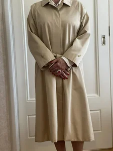 Mycket fin trenchcoat från Burberry.Mycket bra skick.Unisex