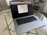 MacBook M2 15" Screen 8GB/256GB