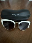 Vogue VO 5212-S solglasögon – elegant och trendig design