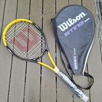 Wilson Sting TOUR 95 Gul Svart PWS SL3 4 3/8 m fodral