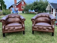 2 fina skinnfåtöljer