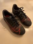 Fotbollsskor Nike Mercurial strl 35