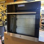 Husqvarna QCE8800X avancerad inbyggnadsugn med SteamPro-fn