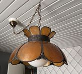 Fin taklampa i Tiffanystil. Mycket bra skick