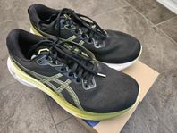 Löparskor - Asics Kayano storlek 44