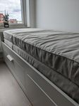 Två VANNAREID-madrasser från IKEA