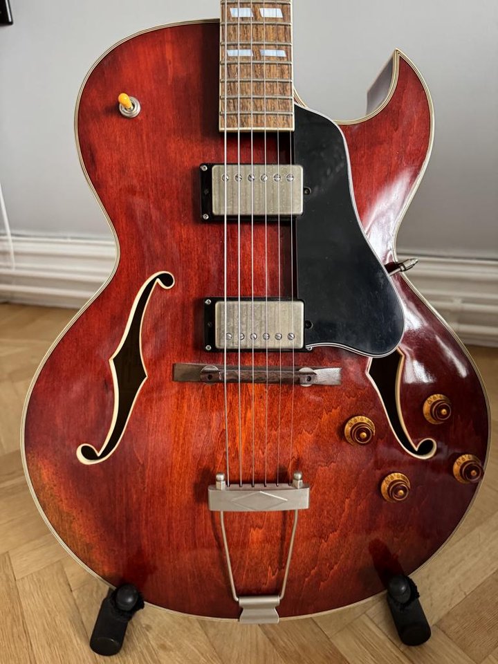 Eastman T49D/v