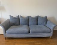 Superfin duvblå/jeansblå 3-sits soffa från Mio