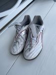 Adidasskor strl 38 2/3 oanvända