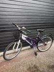 Cykel 24 tum 3-växlad med lås och cykelkorg