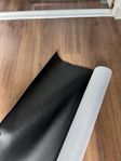 Svart galon, 140x200cm på rule