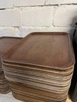 Träbrickor 43x33 cm – 57 st, perfekta för café eller ev