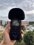 Zoom H4 Essential MED minneskort och puffskydd