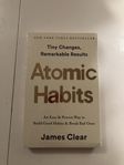 Atomic Habits i obruten förpackning 