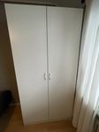 Vit garderob 