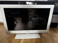 Samsung 32 tums tv i FHD med Philips soundbar