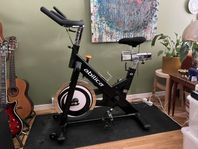 Spinningcykel Abilica Racer 2.1 (Nyskick) + Tillbehör