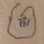Halsband med öppningsbart Fjärilshänge (Guld).