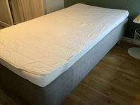 Säng IKEA