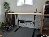 Höj/sänkbart skrivbord