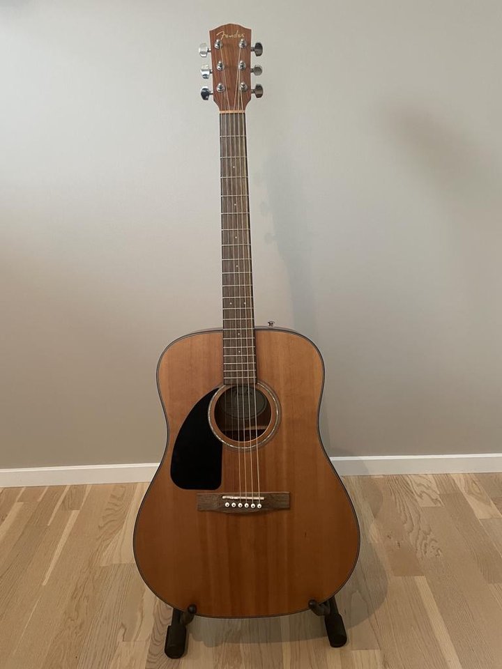 Gitarr av märket Fender - för...